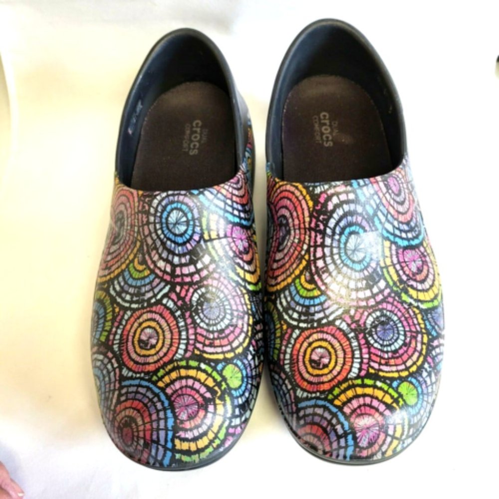 Crocs Women’s Dual Comfort Floral Professional Nurse Clog Shoes Size 8 (W)